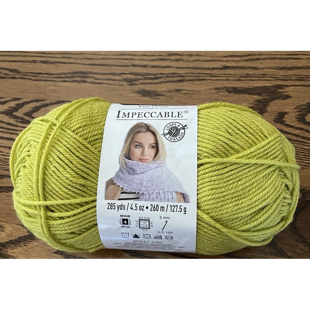 1 Loops & Threads Impeccable Yarn Med 4‎ 285 Yards 4.5 ozs 100% Acrylic Grass